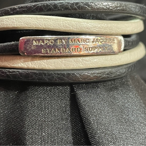 Marc by Marc Jacobs Black and Cream Leather Bracelet - Picture 5 of 9